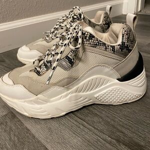 Steve Madden Antonia Sneakers